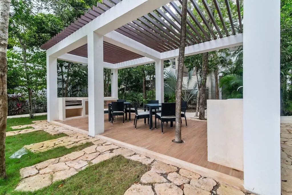 Serene Private Rooftop Jacuzzi Penthouse 2 Pools 5 Min To Beach + Gym Tulum 0*,  Mexico